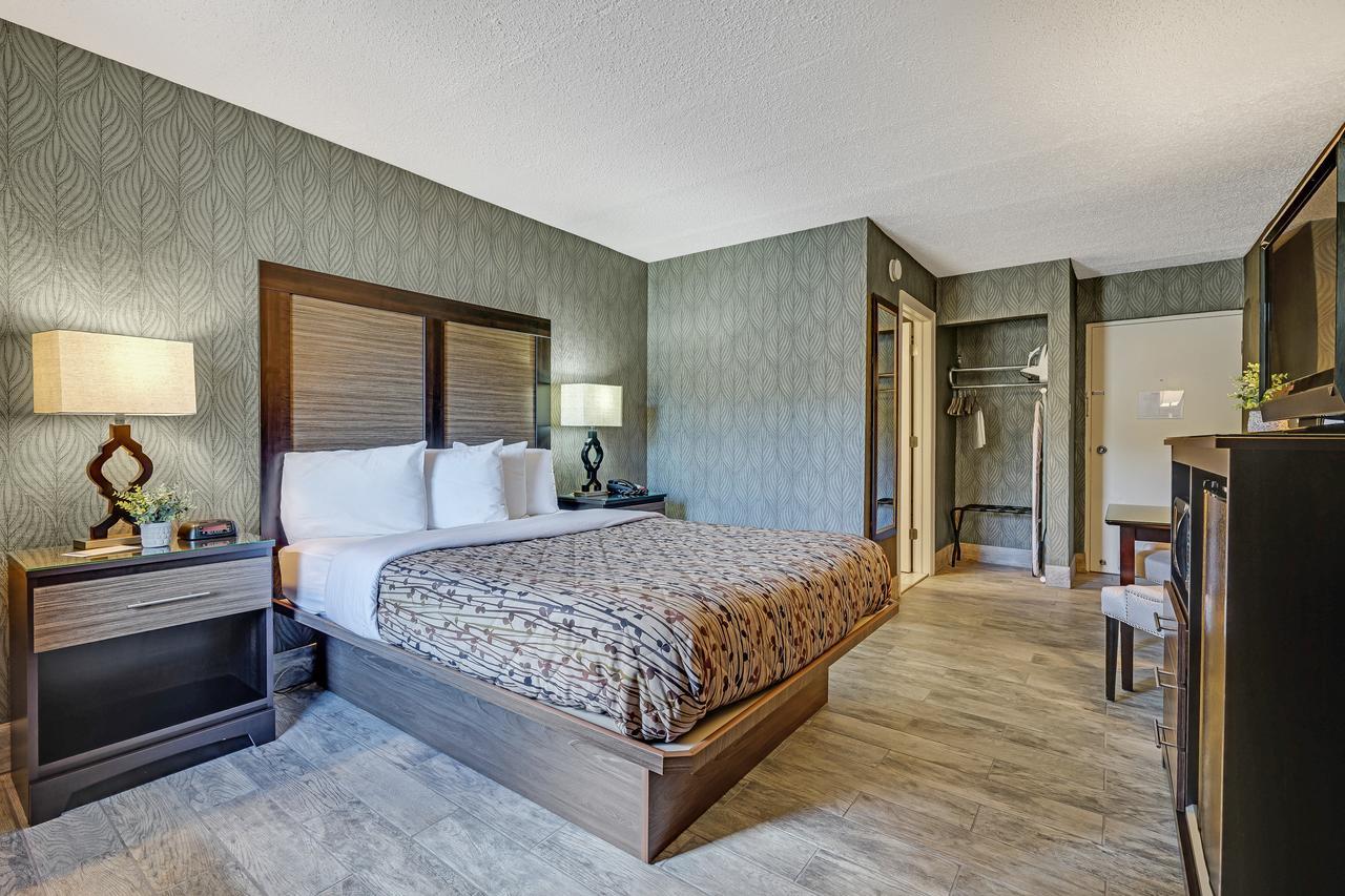 Blue Creek Inn Waretown Eksteriør billede